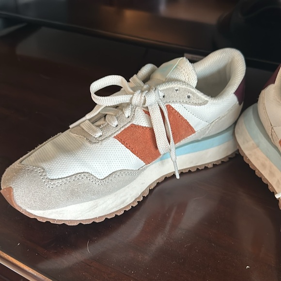 New Balance 237 size 7.5 - Picture 5 of 15